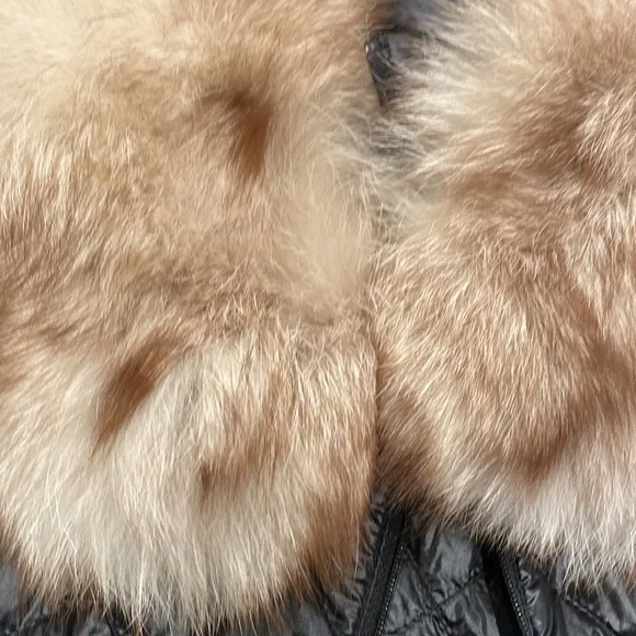Vintage light color blond fur neck collar goes on jackets or coats